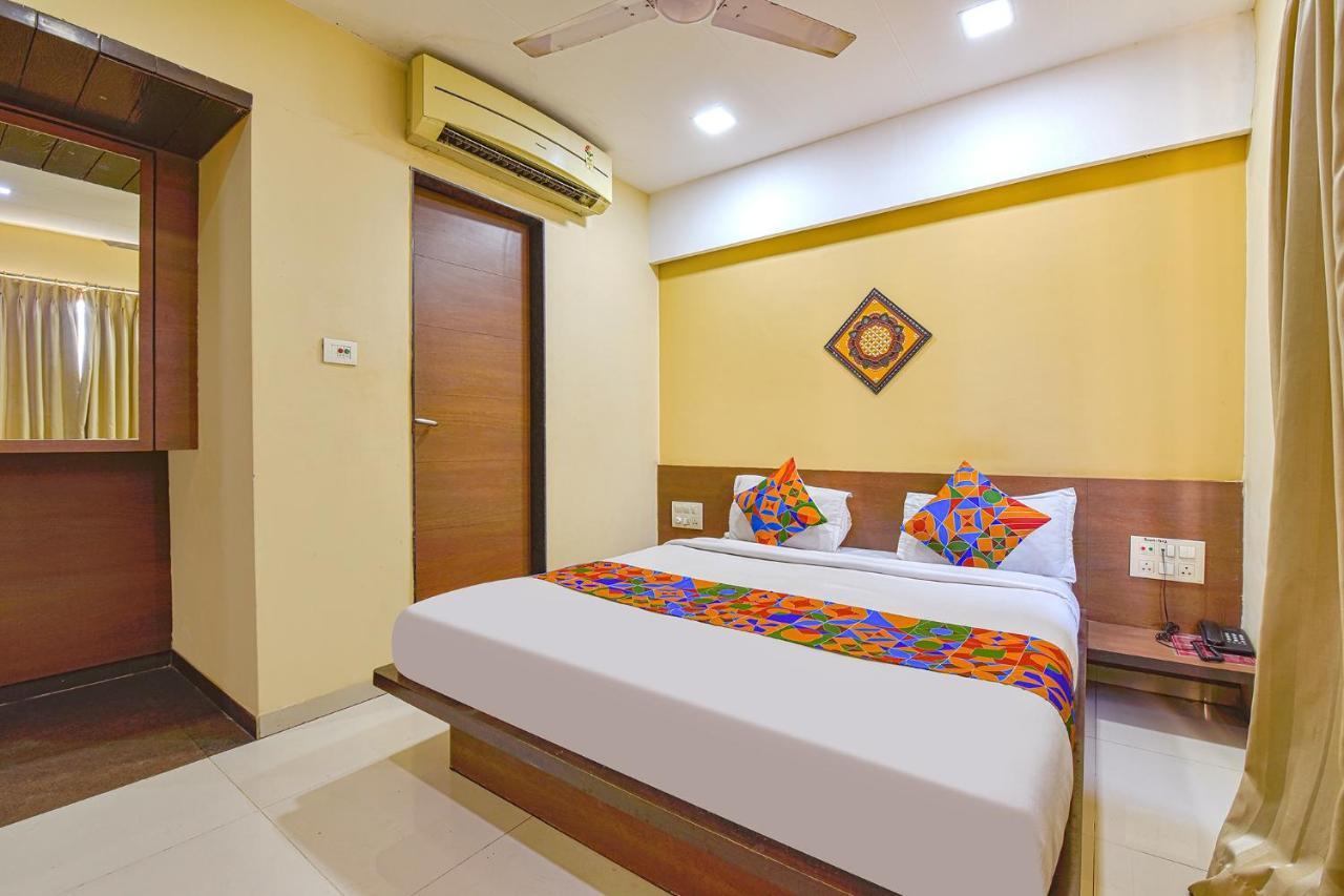 Fabhotel Rb Residency Сурат Экстерьер фото