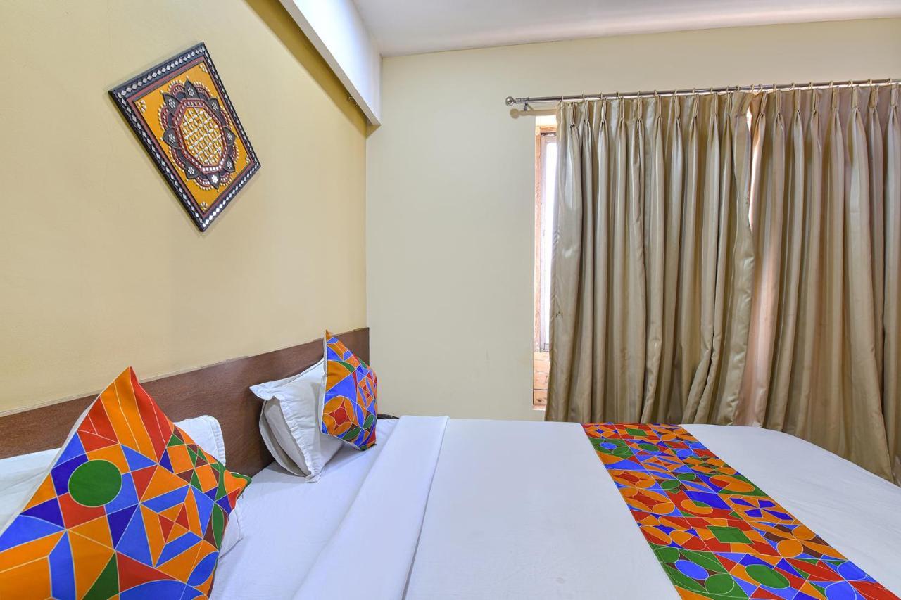 Fabhotel Rb Residency Сурат Экстерьер фото