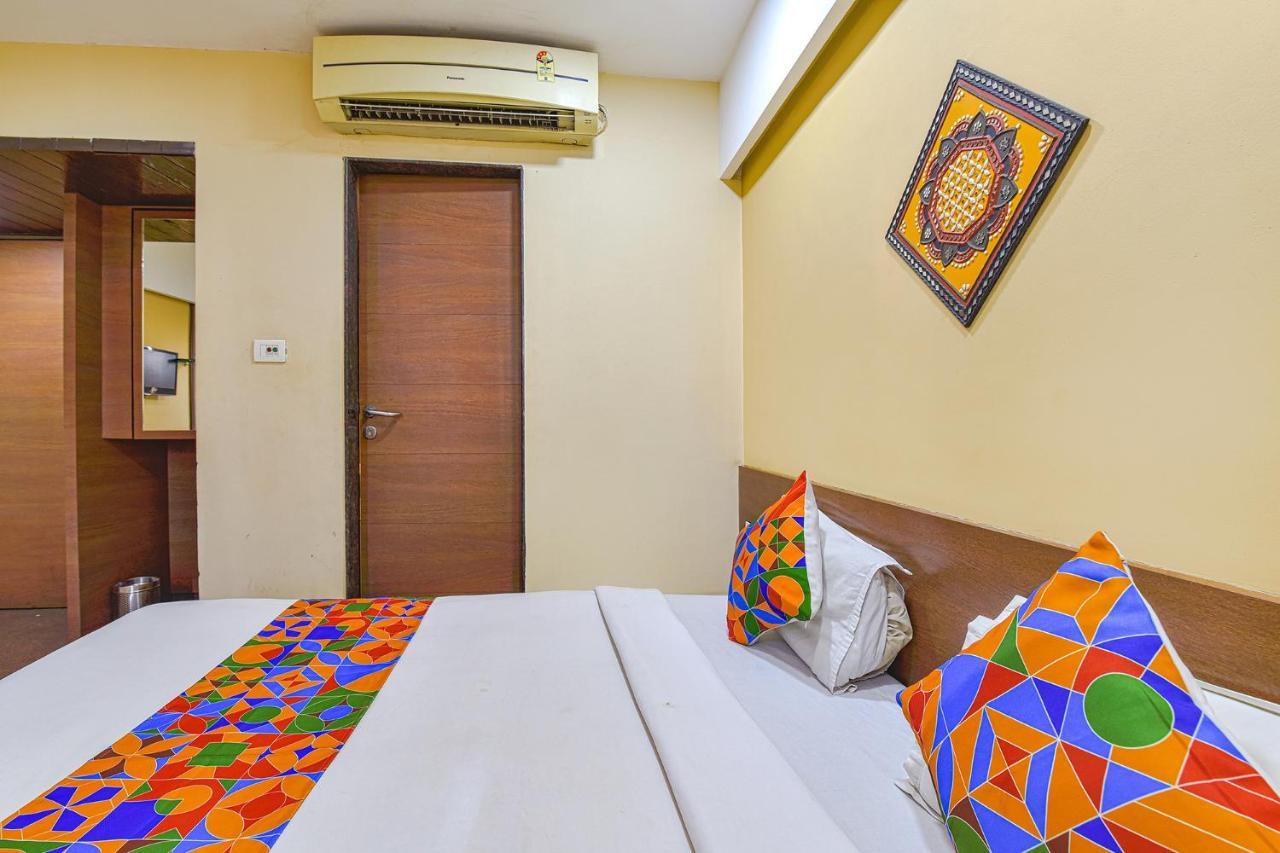 Fabhotel Rb Residency Сурат Экстерьер фото